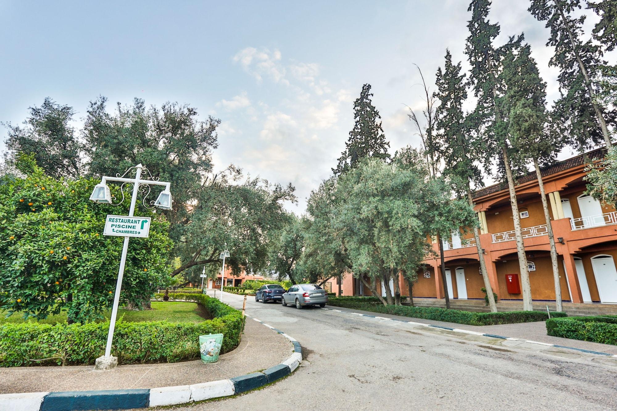 Hotel Al Bassatine 贝尼迈拉勒 外观 照片