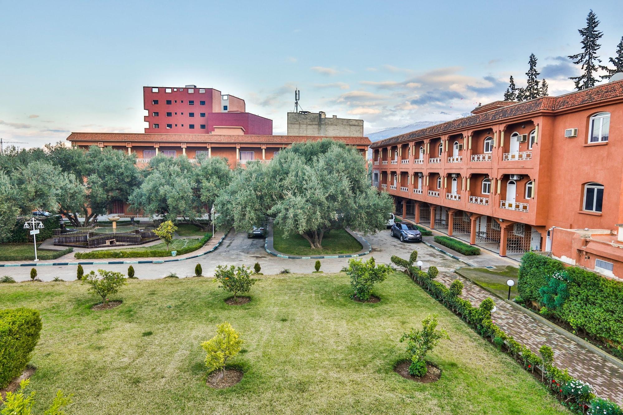 Hotel Al Bassatine 贝尼迈拉勒 外观 照片
