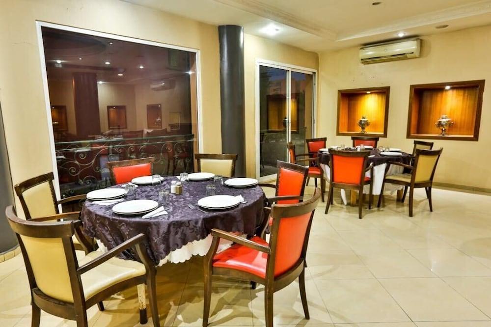 Hotel Al Bassatine 贝尼迈拉勒 外观 照片